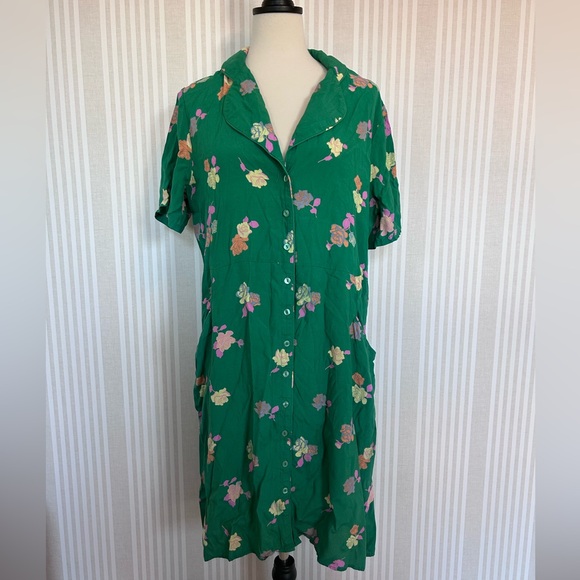 Modcloth Dresses & Skirts - ModCloth Green Floral Button Front Dress Women’s Size XL Short Sleeve Pockets